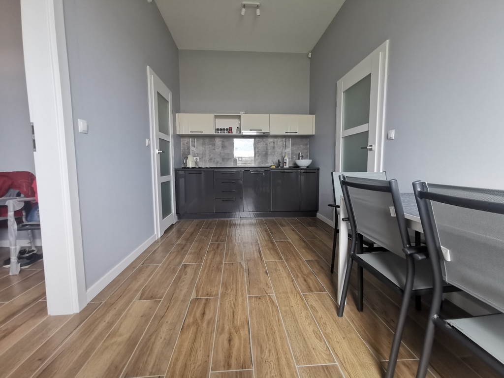 Nowa hala z biurami 1360 m2 do wynajęcia. (6)