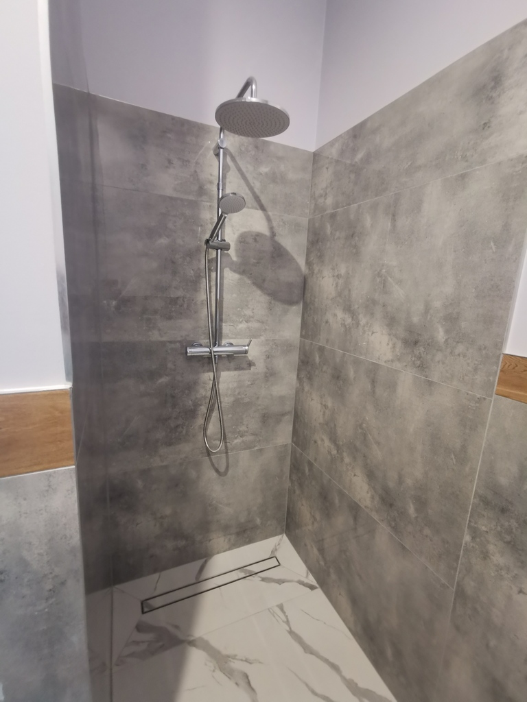 Nowa hala z biurami 1360 m2 do wynajęcia. (7)