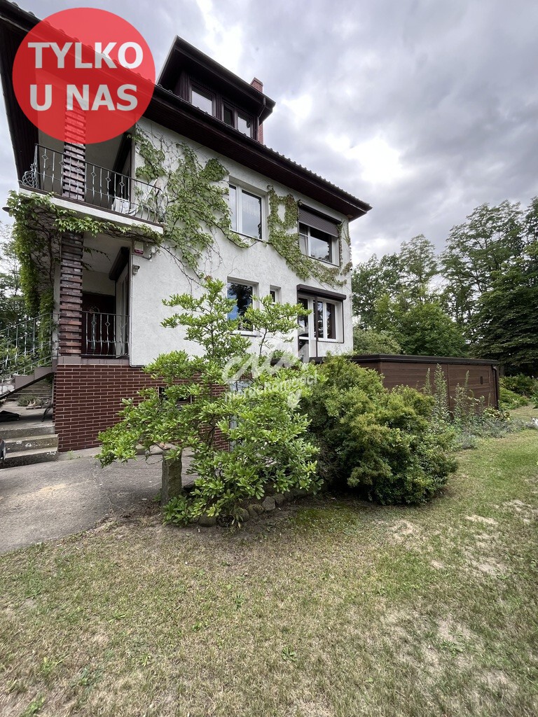 Wyjątkowy dom na zadbanej działce 9000 m² (16)