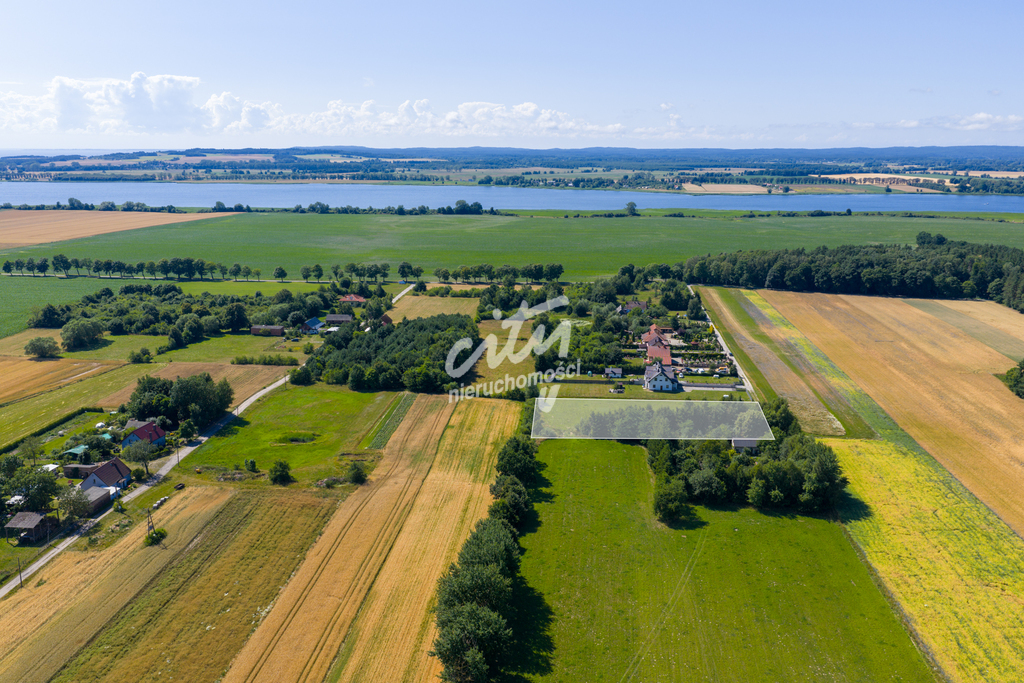 Działka w urokliwym i spokojnym miejscu (1)