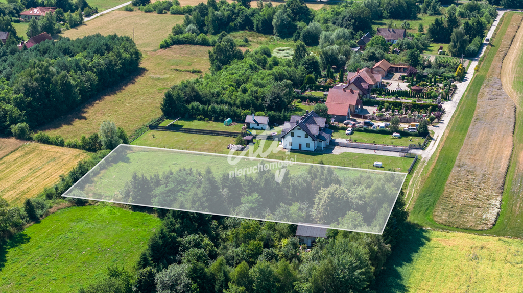 Działka w urokliwym i spokojnym miejscu (2)