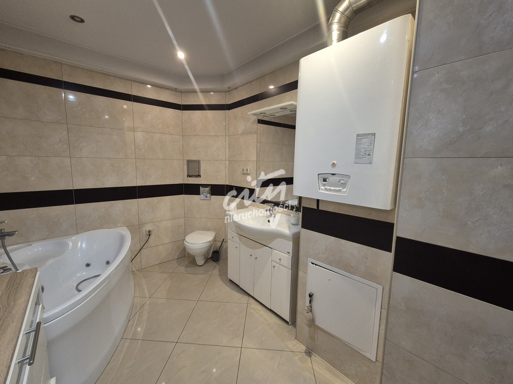 Dom wolnostojący, 5 pokoi, duży garaż, ogród (5)