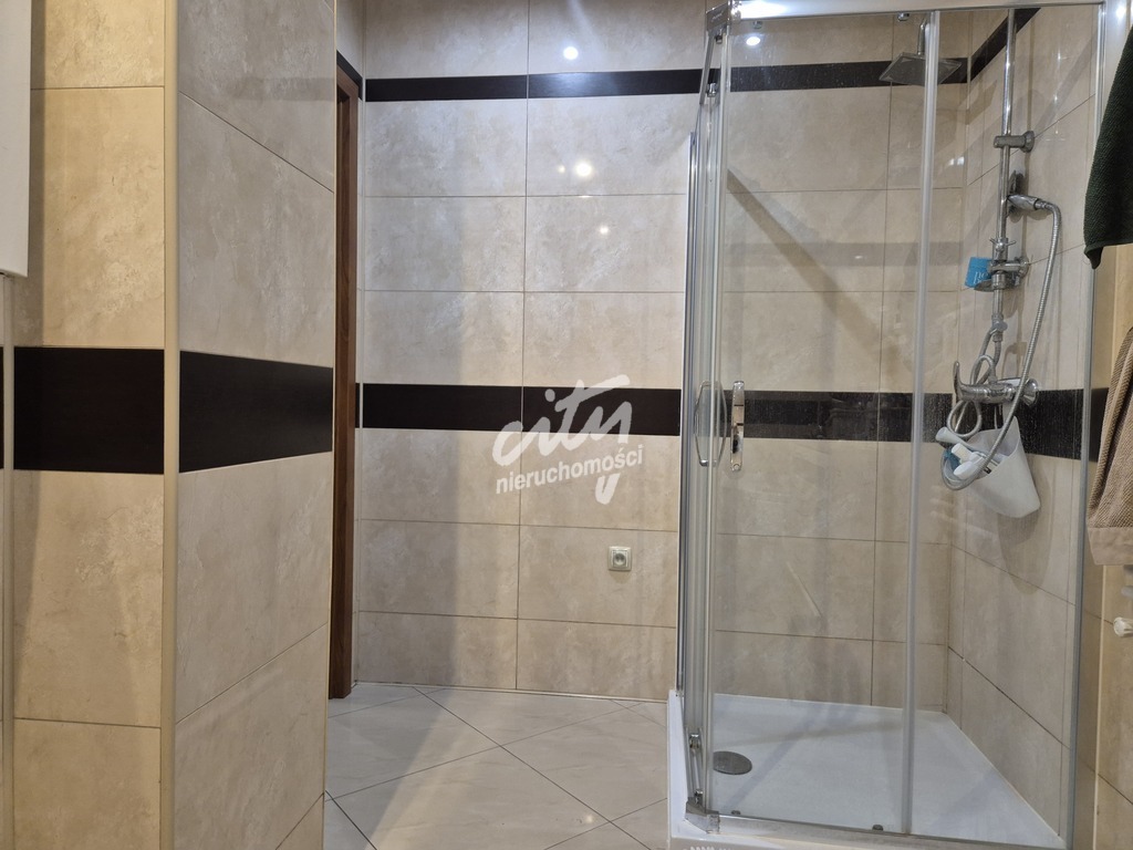 Dom wolnostojący, 5 pokoi, duży garaż, ogród (6)