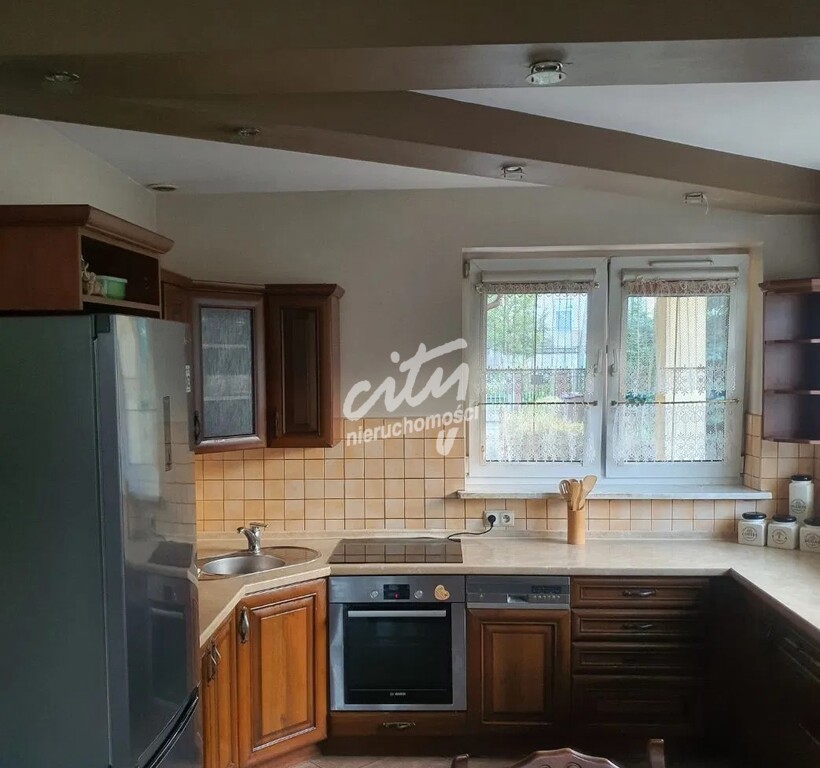 Dom wolnostojący, 5 pokoi, duży garaż, ogród (3)