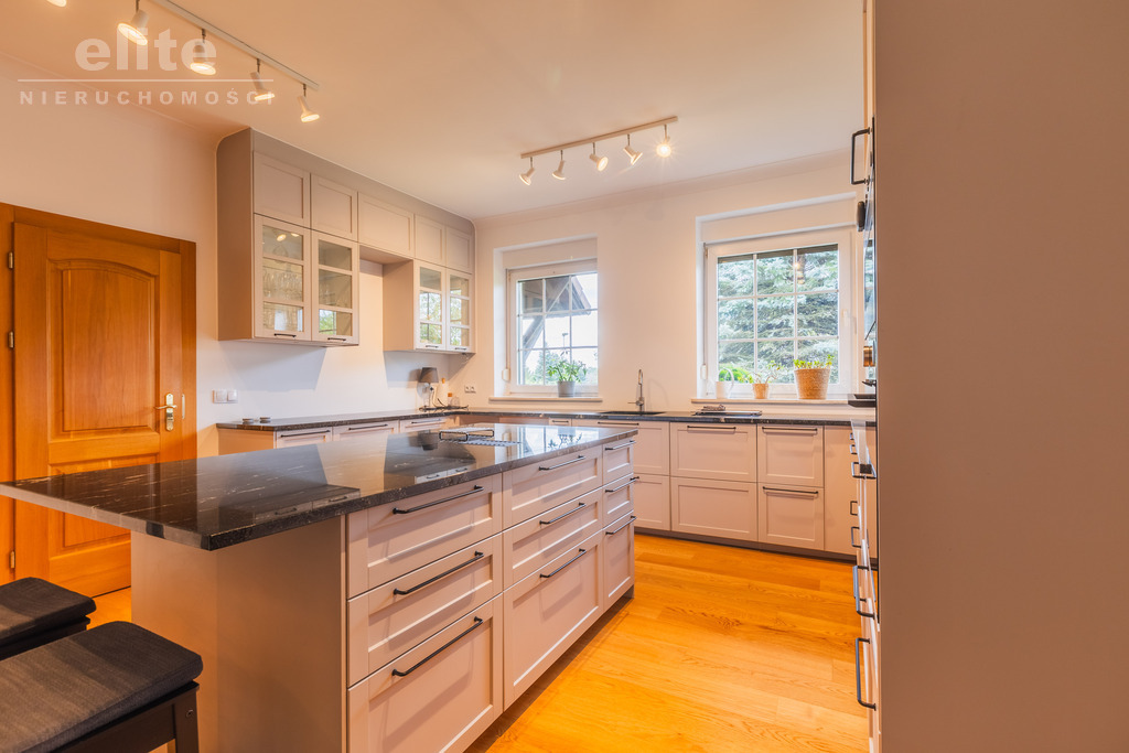 Szczecin Bezrzecze dom wolnostojący 178m2+2 garaże (8)