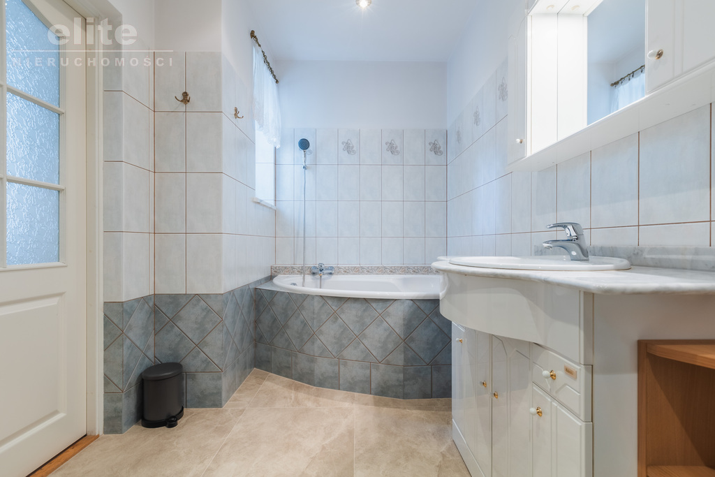 Szczecin Bezrzecze dom wolnostojący 178m2+2 garaże (30)