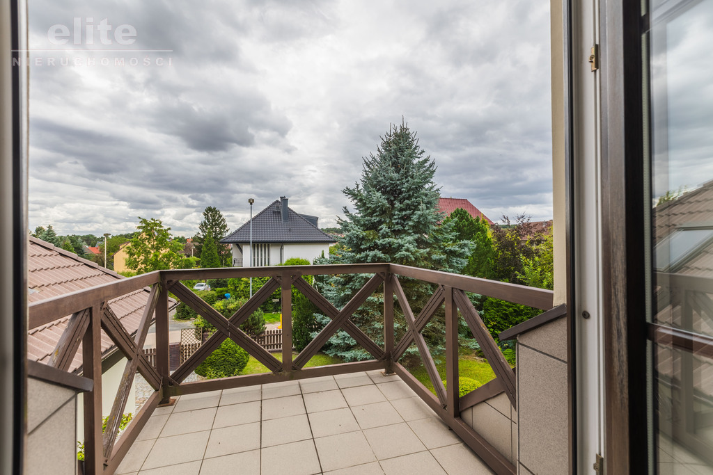 Szczecin Bezrzecze dom wolnostojący 178m2+2 garaże (28)