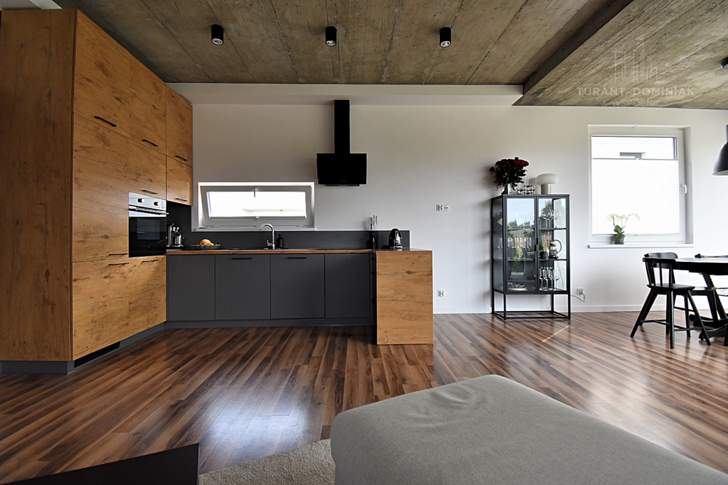 Nowoczesny dom wolnostojący z 2023 roku (4)