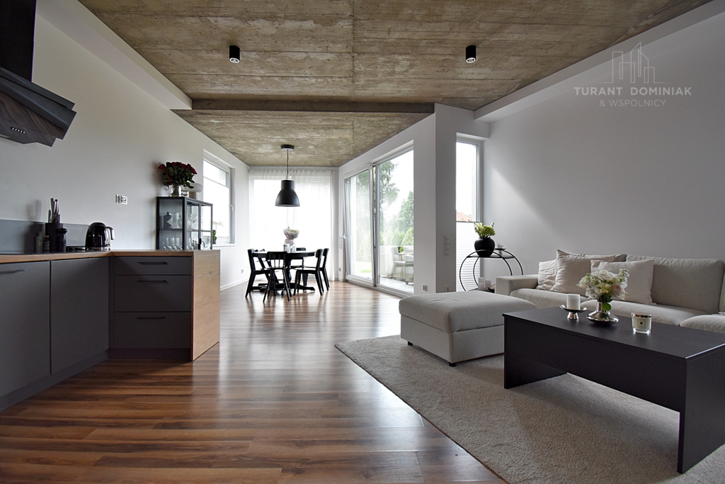 Nowoczesny dom wolnostojący z 2023 roku (3)