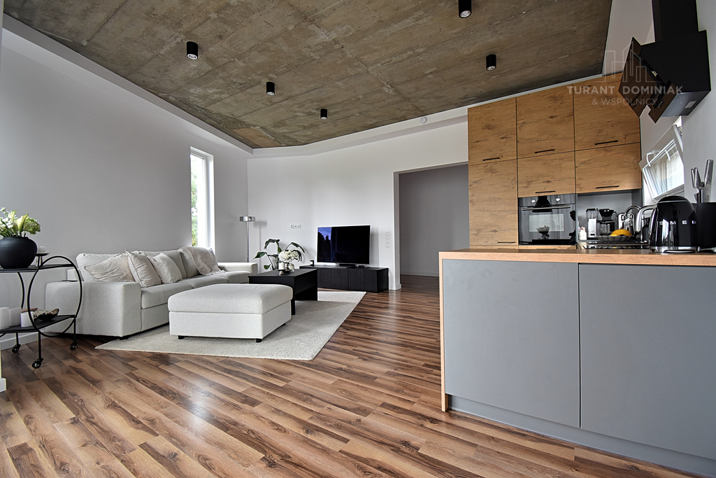 Nowoczesny dom wolnostojący z 2023 roku (6)