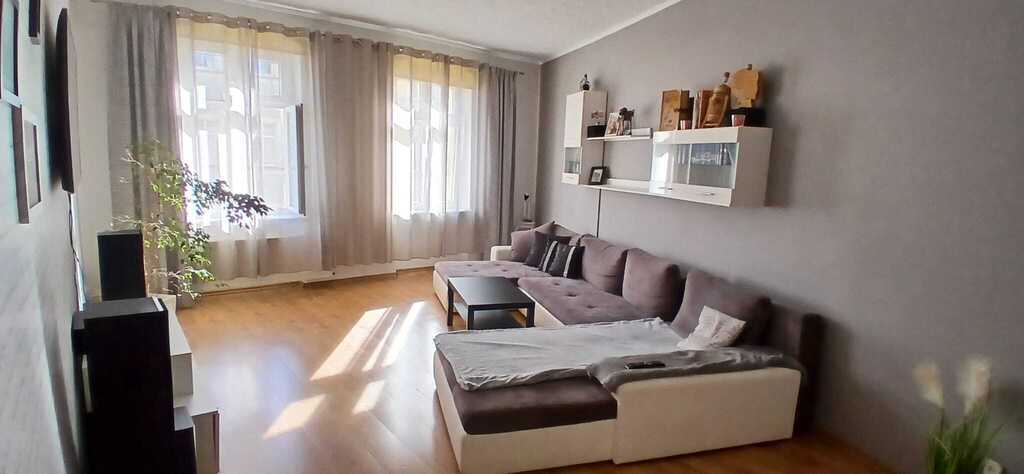 Przestronne mieszkanie w kamienicy w samym centrum (1)