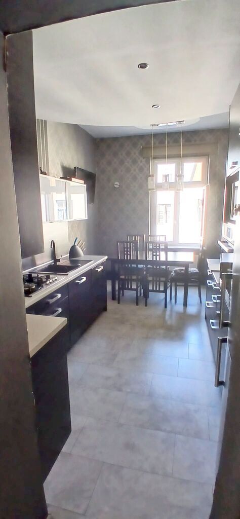 Przestronne mieszkanie w kamienicy w samym centrum (8)