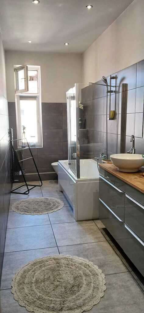 Przestronne mieszkanie w kamienicy w samym centrum (9)