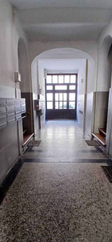 Przestronne mieszkanie w kamienicy w samym centrum (12)