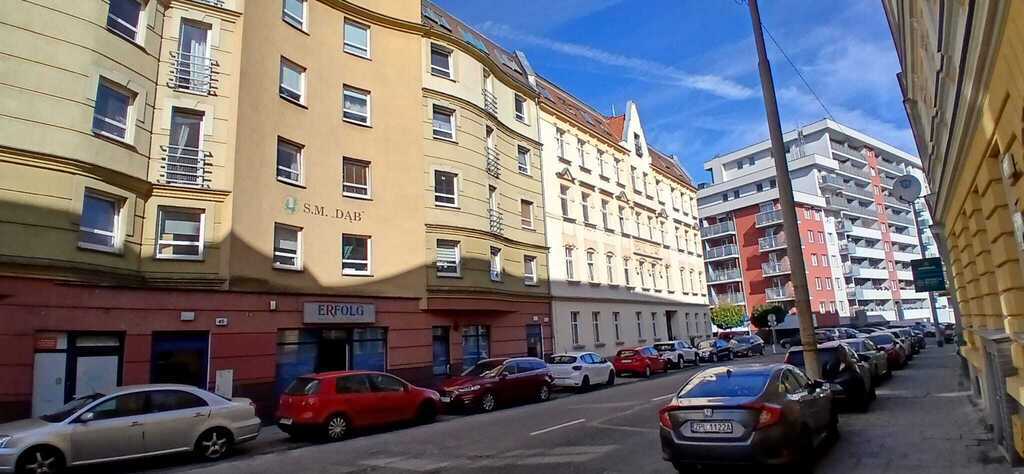 Przestronne mieszkanie w kamienicy w samym centrum (13)