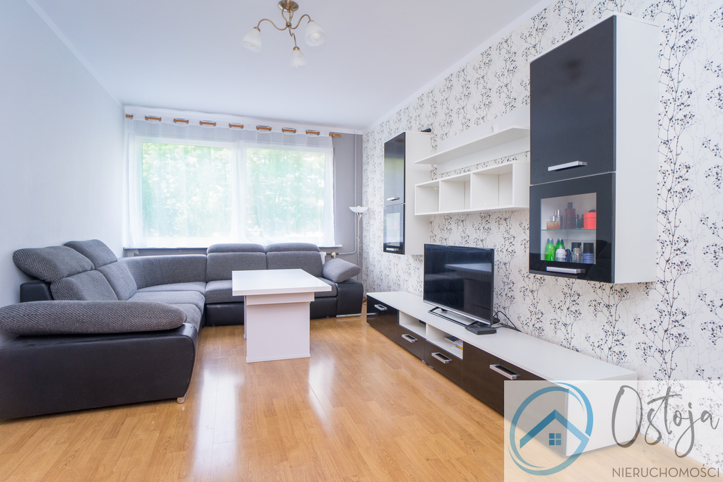 Trzypokojowe, parter z balkonem Police (1)