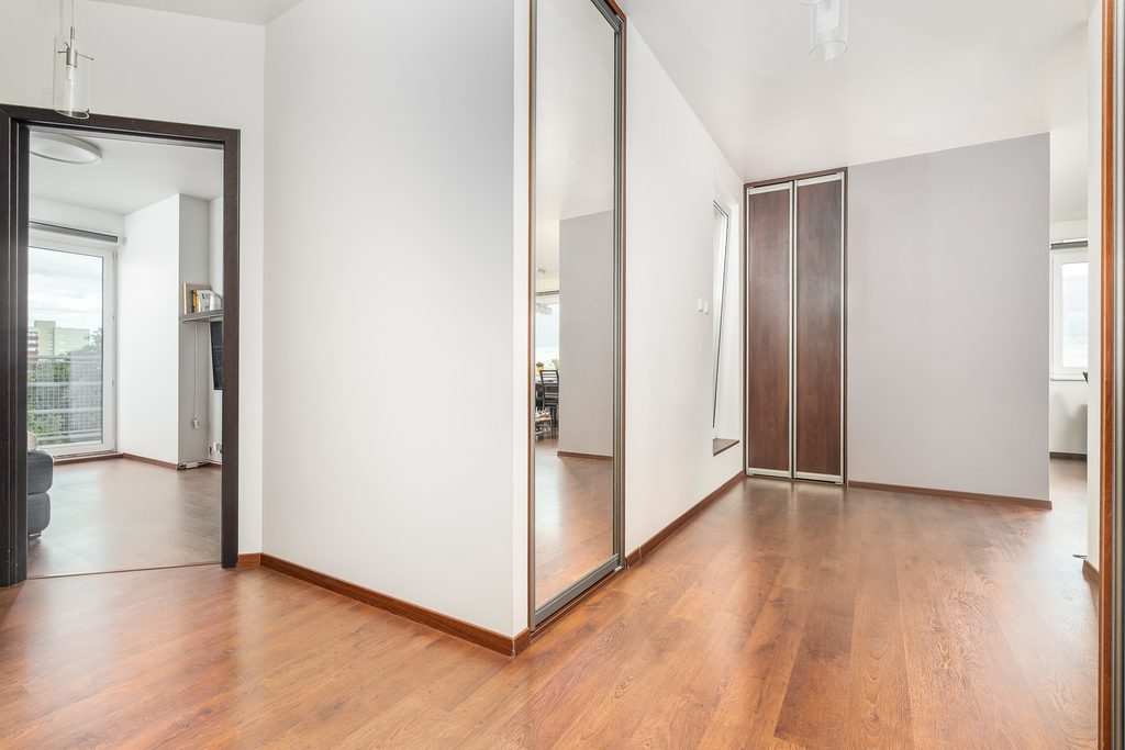 Przestrone 3pok z tarasem, 2x kom.lok. 2 m. garaż (14)