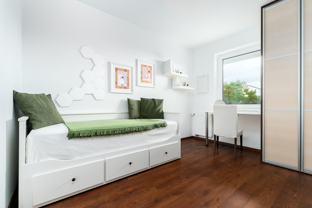 Przestrone 3pok z tarasem, 2x kom.lok. 2 m. garaż (10)