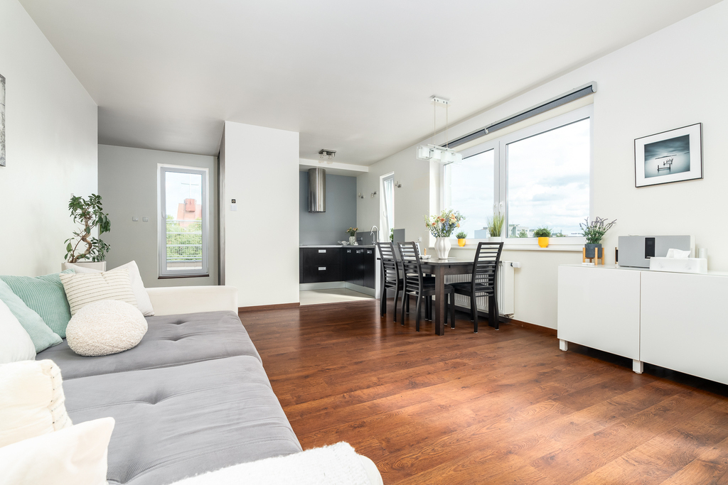 Przestrone 3pok z tarasem, 2x kom.lok. 2 m. garaż (4)