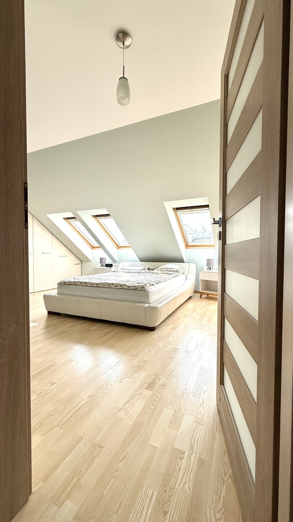 Na sprzedaż 3 pokojowe mieszkanie z garażem (23)