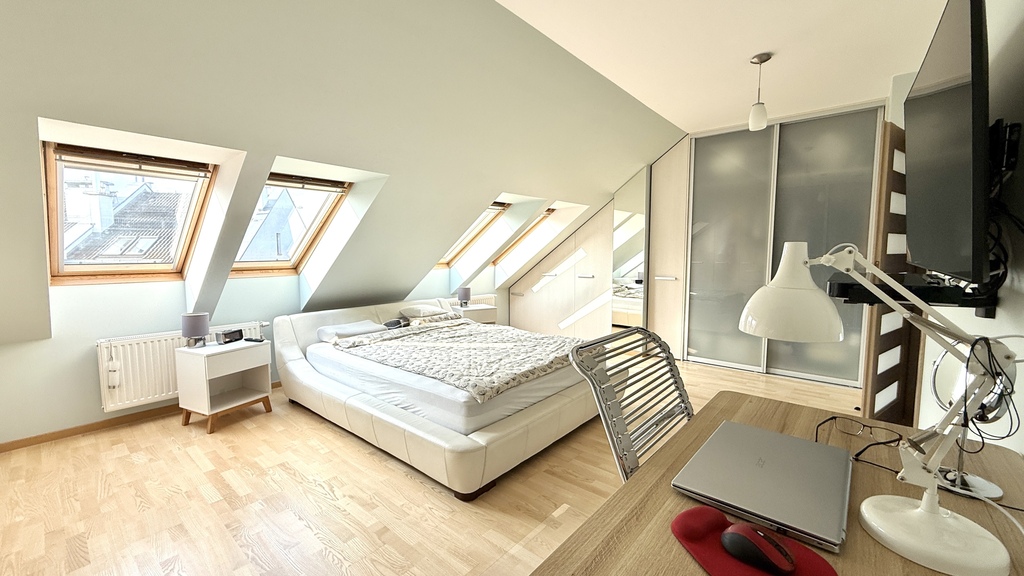 Na sprzedaż 3 pokojowe mieszkanie z garażem (14)