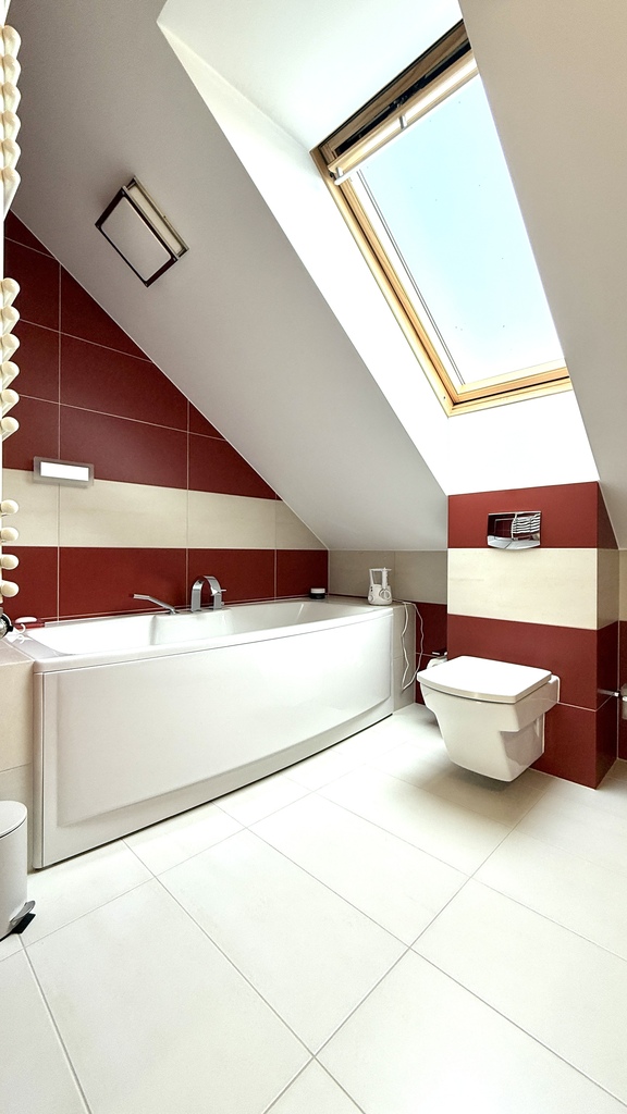 Na sprzedaż 3 pokojowe mieszkanie z garażem (18)