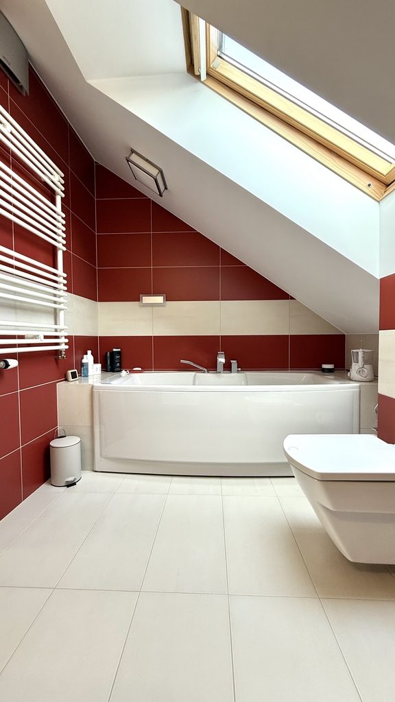 Na sprzedaż 3 pokojowe mieszkanie z garażem (25)