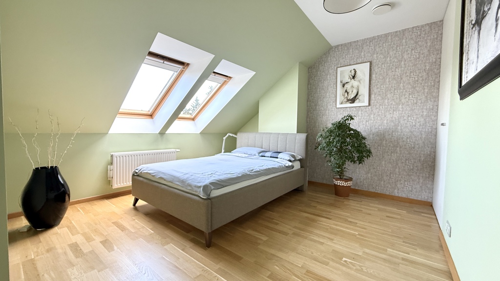 Na sprzedaż 3 pokojowe mieszkanie z garażem (16)