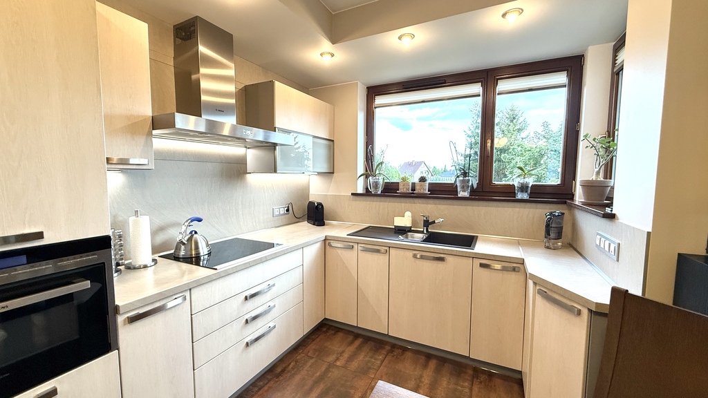 Na sprzedaż 3 pokojowe mieszkanie z garażem (4)