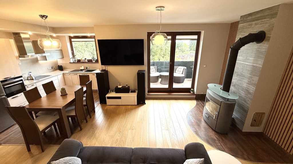 Na sprzedaż 3 pokojowe mieszkanie z garażem (30)