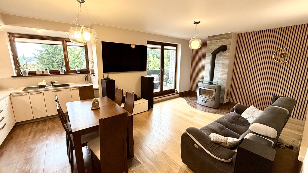 Na sprzedaż 3 pokojowe mieszkanie z garażem (2)