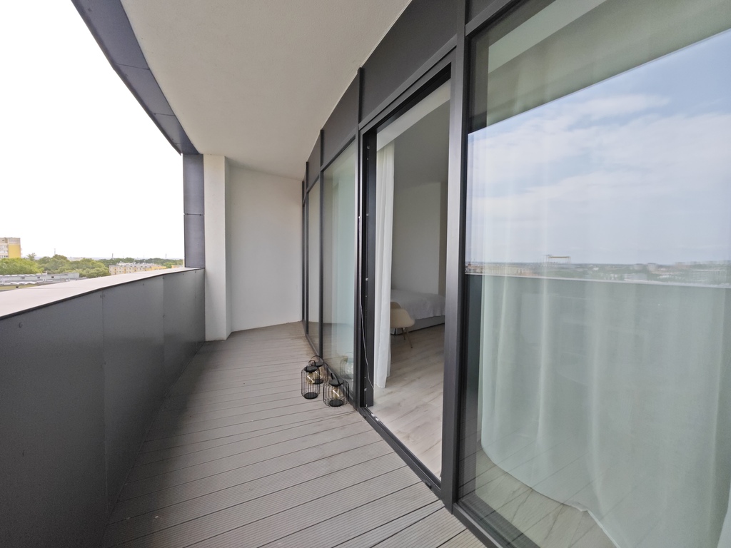 Hanza Tower, 34,68m2 plus balkon 11,22m2 + basen ! (7)