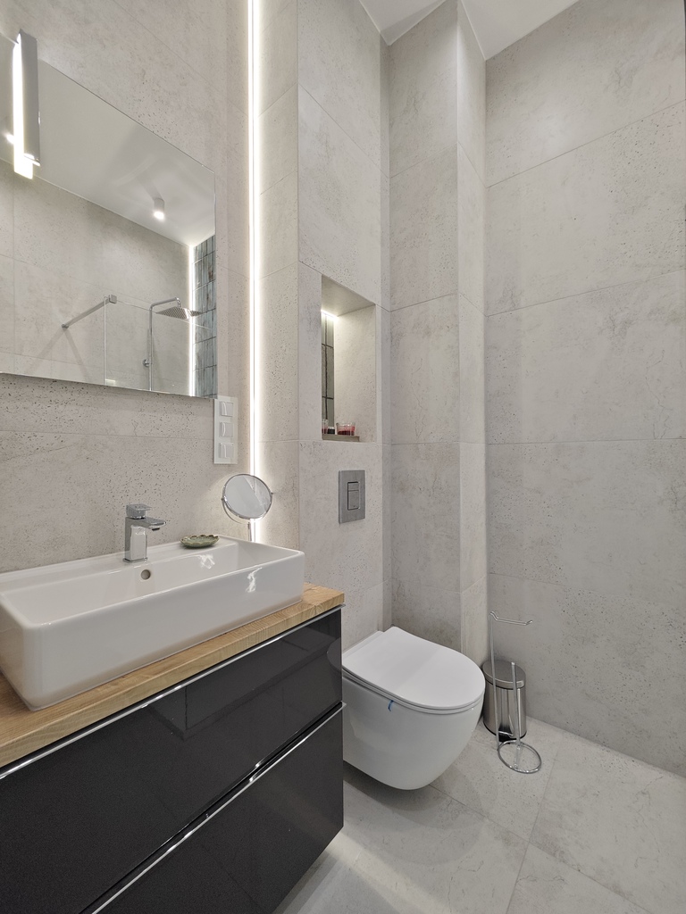 Hanza Tower, 34,68m2 plus balkon 11,22m2 + basen ! (9)