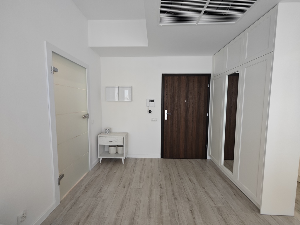 Hanza Tower, 34,68m2 plus balkon 11,22m2 + basen ! (15)