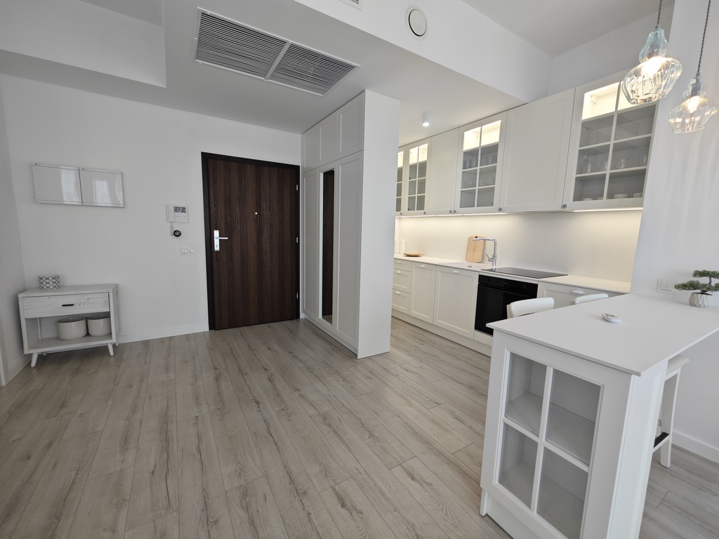 Hanza Tower, 34,68m2 plus balkon 11,22m2 + basen ! (4)