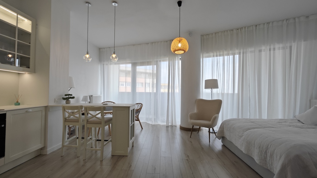 Hanza Tower, 34,68m2 plus balkon 11,22m2 + basen ! (5)