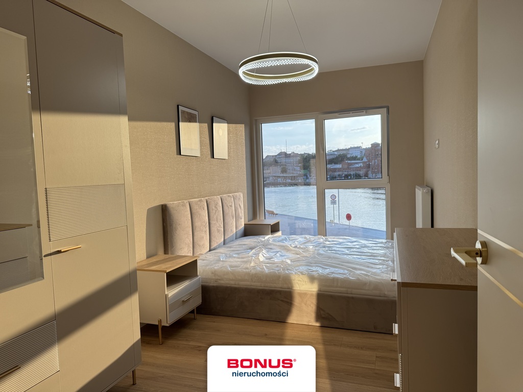 Luksusowe 2 pokoje z widokiem na Odrę – Centrum (4)