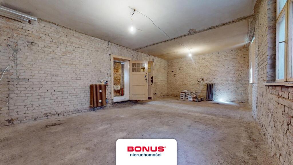 Lokal do własnej aranżacji w dobrej lokalizacji (3)