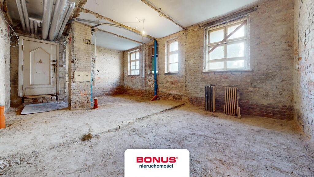 Lokal do własnej aranżacji w dobrej lokalizacji (13)