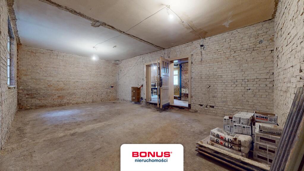 Lokal do własnej aranżacji w dobrej lokalizacji (8)