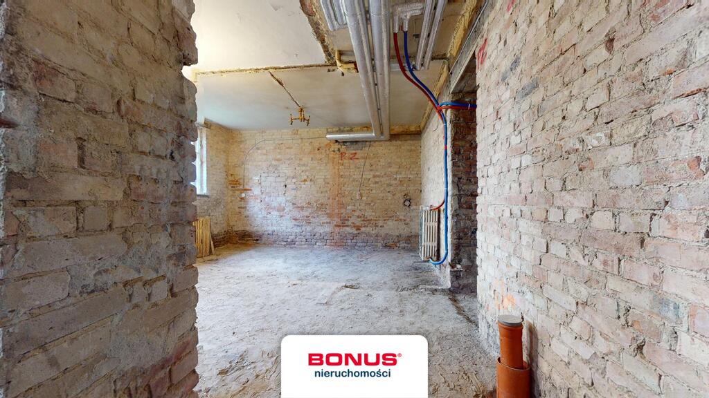 Lokal do własnej aranżacji w dobrej lokalizacji (12)