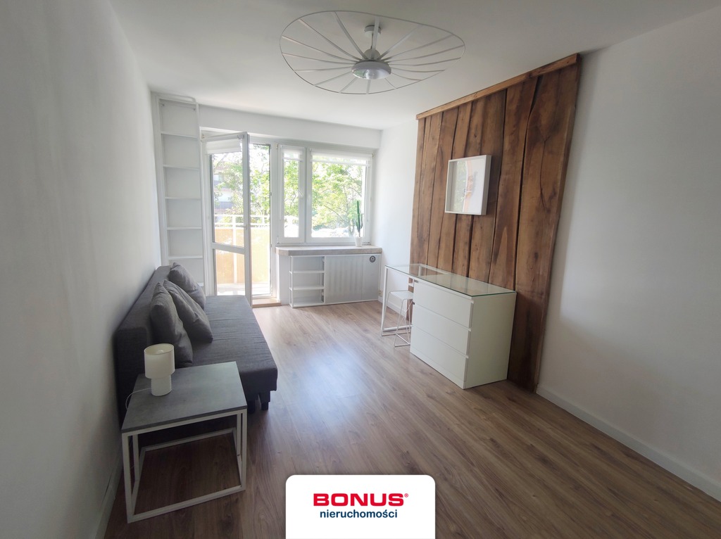 1. piętro, 3 niezależne pokoje, osobna kuchnia (4)