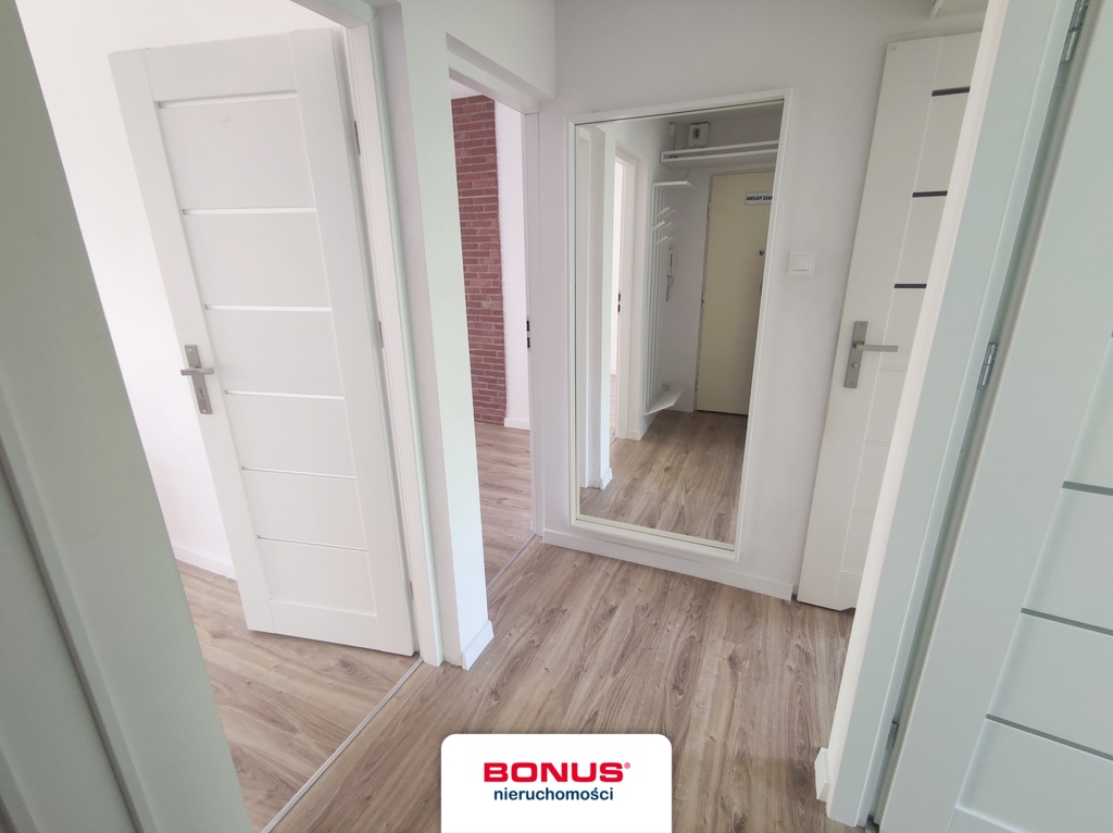 1. piętro, 3 niezależne pokoje, osobna kuchnia (7)