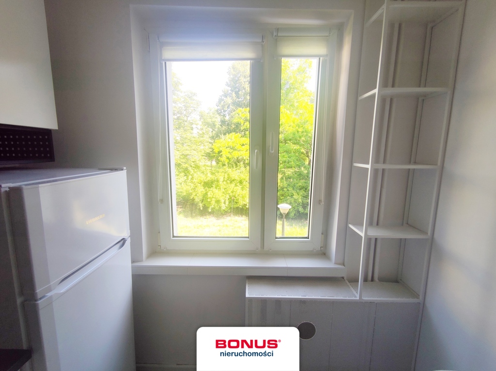 1. piętro, 3 niezależne pokoje, osobna kuchnia (15)