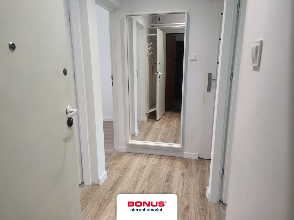 1. piętro, 3 niezależne pokoje, osobna kuchnia (21)