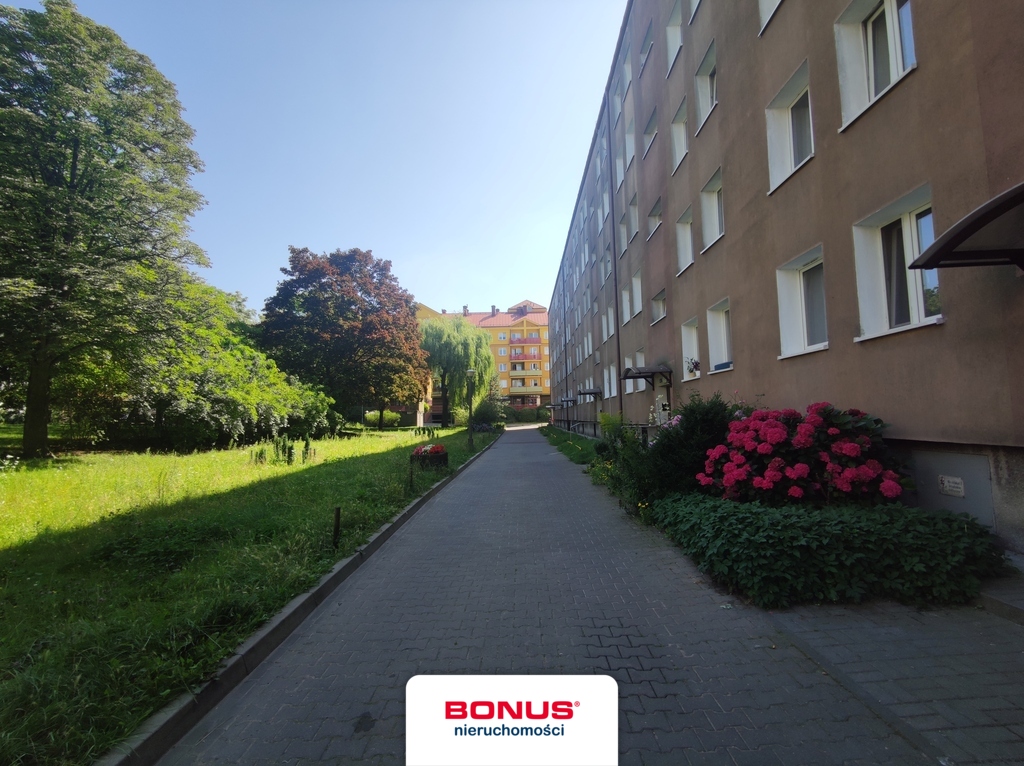 1. piętro, 3 niezależne pokoje, osobna kuchnia (26)