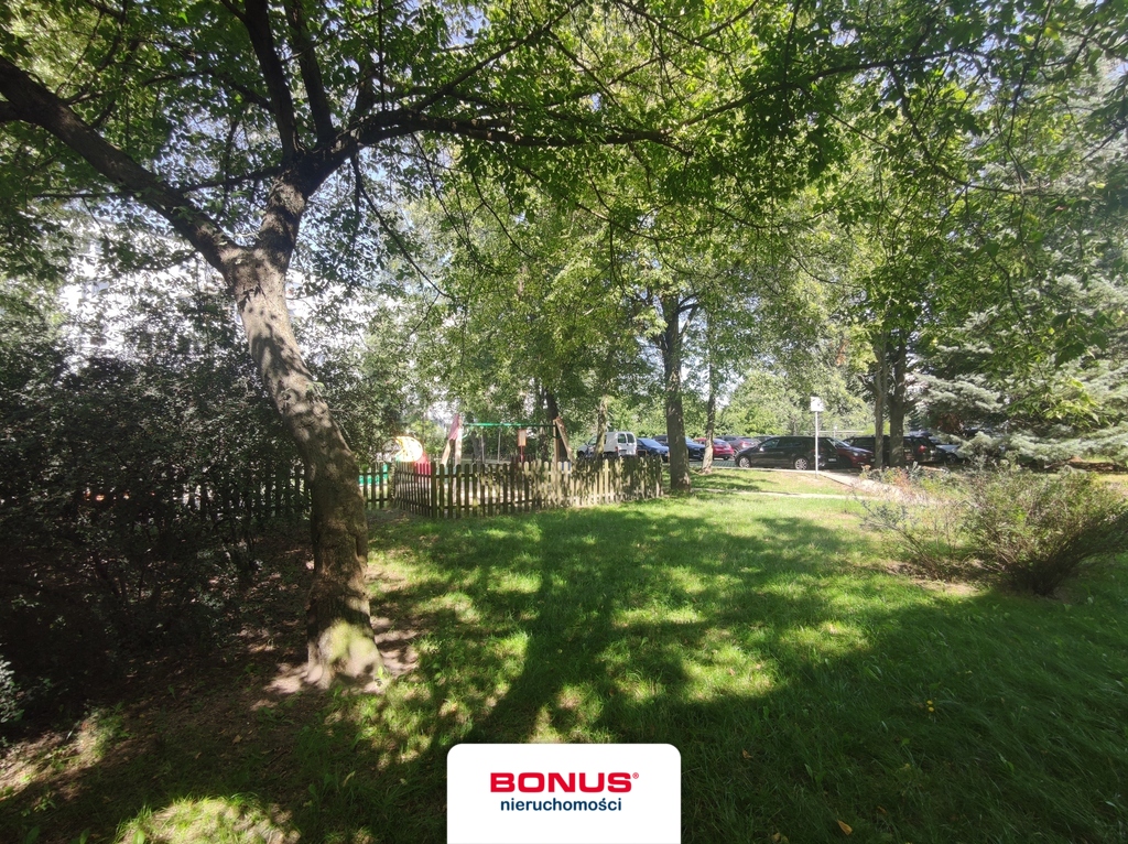 1. piętro, 3 niezależne pokoje, osobna kuchnia (30)