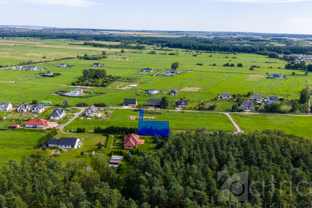 Działka niedaleko lasu o powierzchni 1331 m2 (2)