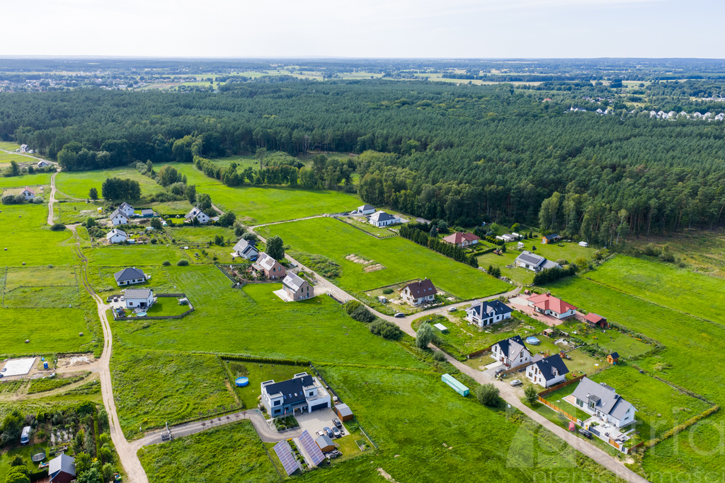 Działka niedaleko lasu o powierzchni 1331 m2 (5)