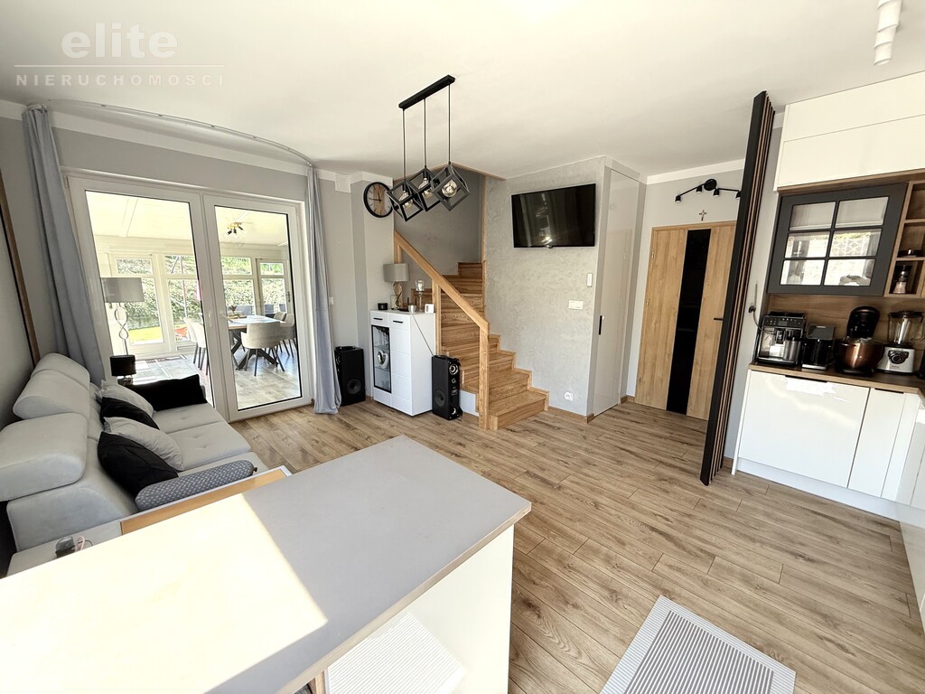 Szeregowiec skrajny 3pok + garaż 25m2 + 1 m.p (7)